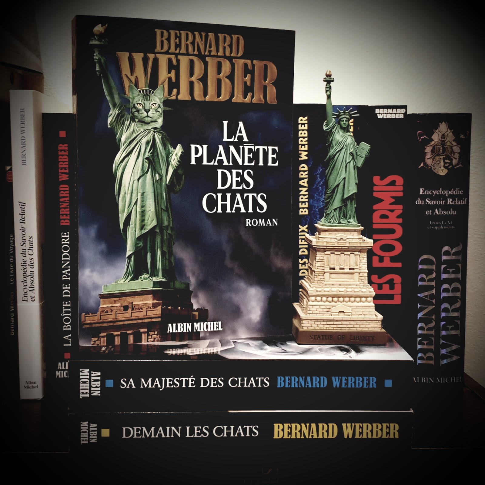 Lire la suite à propos de l’article Chroniques 2020  La Planète des Chats de Bernard Werber